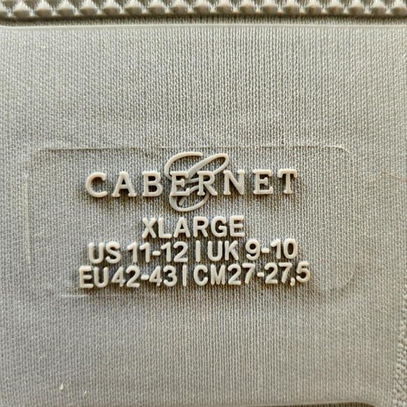 NWT Cabernet pink fuzzy slippers with extendable cuffs, size 9-10 - Picture 10 of 10